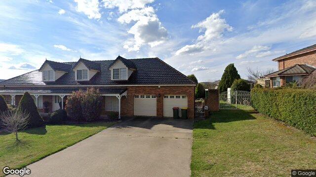 Street View near 28 ROBINIA DR
