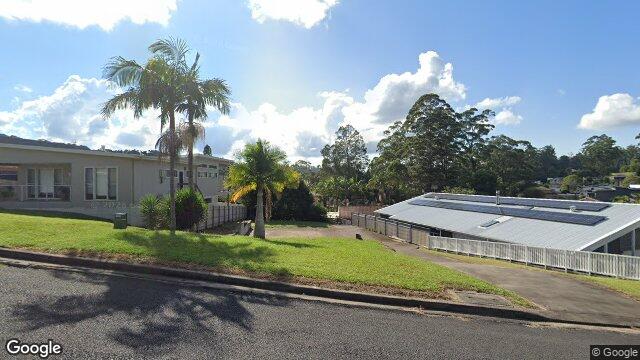 Street View near 5 WINDEMERE DR