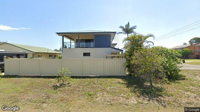 Street View near 6 BANKSIA CL