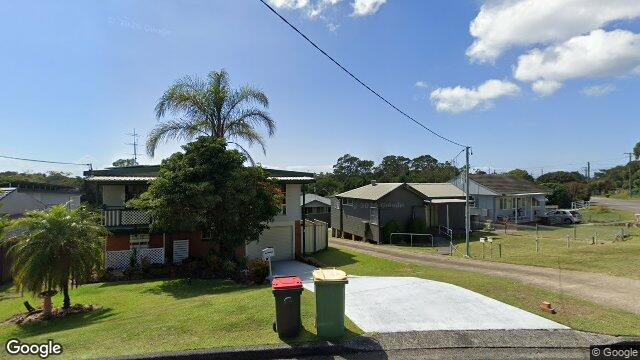Street View near 1 WOODLAWN DR