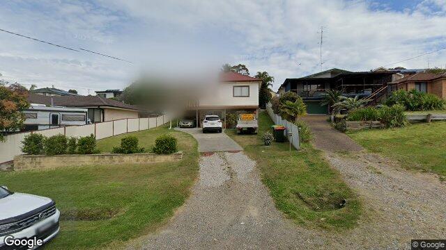 Street View near 10 GLADE ST