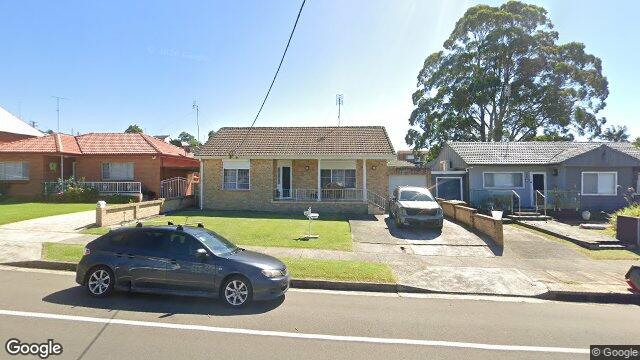 Street View near 102 WERINGA AVE