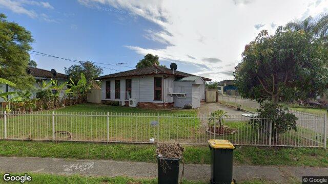 Street View near 33 HOPMAN CRES