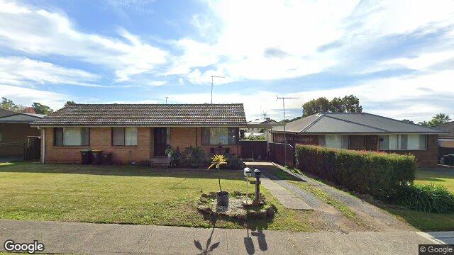 Street View near 14 LOCKYER AVE