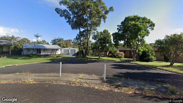 Street View near 17 DERWENT DR