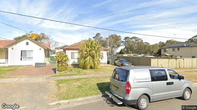 Street View near 8 PLUMPTON RD