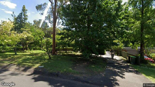 Street View near 8 HEATHER RD