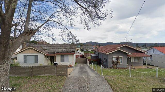 Street View near 11 VICKERS ST