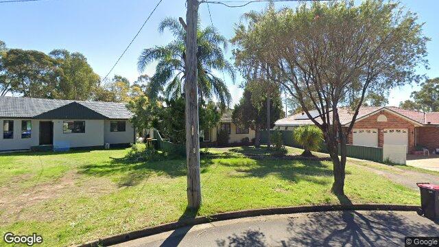 Street View near 47 GUTHEGA CRES
