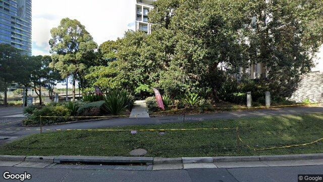 Street View near 20209/2 B FIGTREE DR