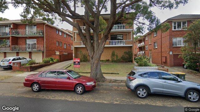 Street View near 1/48 ILLAWARRA ST