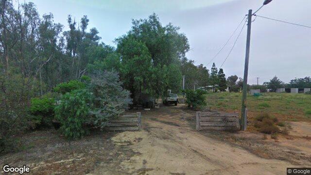Street View near 1 WARATAH ST